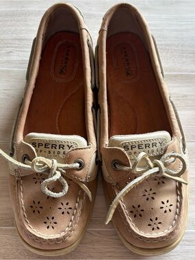 Sperry Angelfish Floral Perforated Leather Boat Shoes EUC 7.5